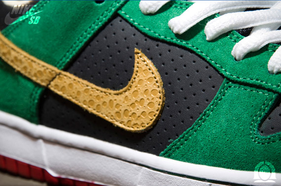 marvin the martian nike
